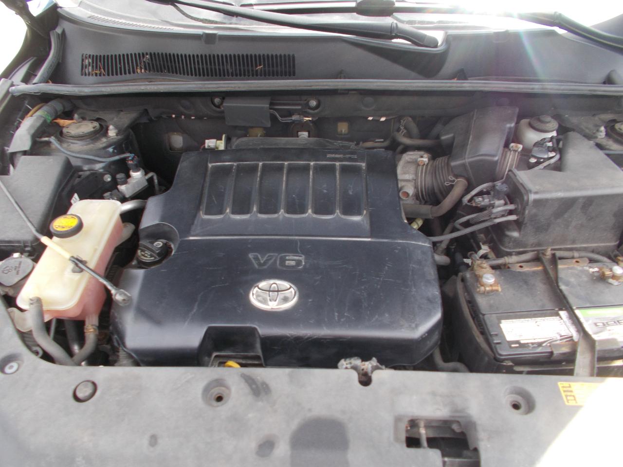 Toyota RAV4 4WD 4dr V6 5-Spd AT Ltd (Natl) 2010