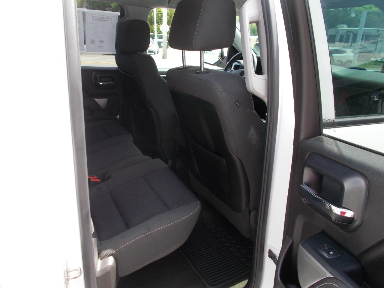 Chevrolet Silverado 1500 4WD Double Cab 143.5" LT w/1LT 2015