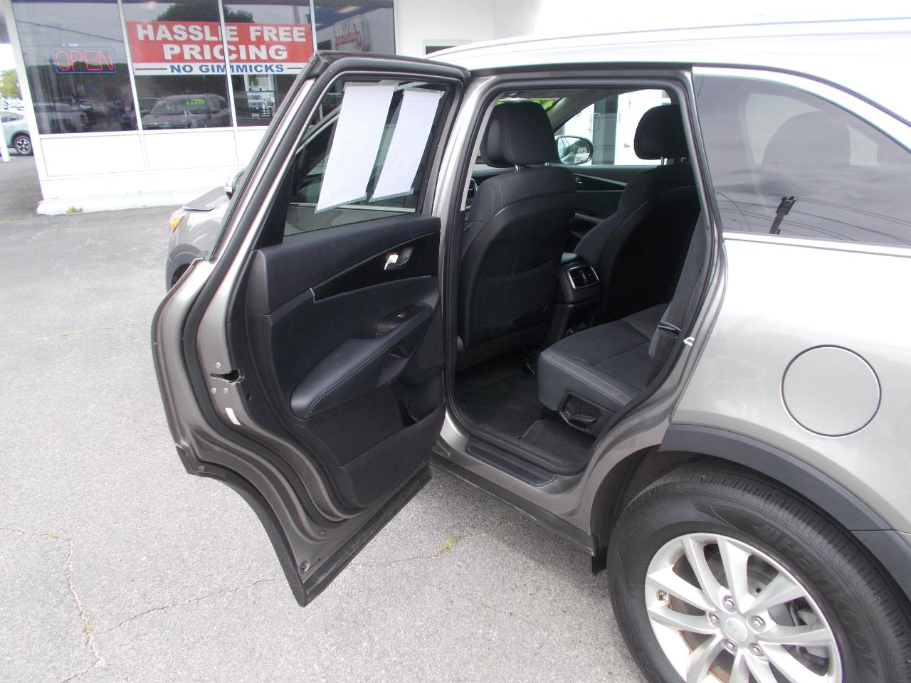 Kia Sorento AWD 4dr 3.3L LX 2016