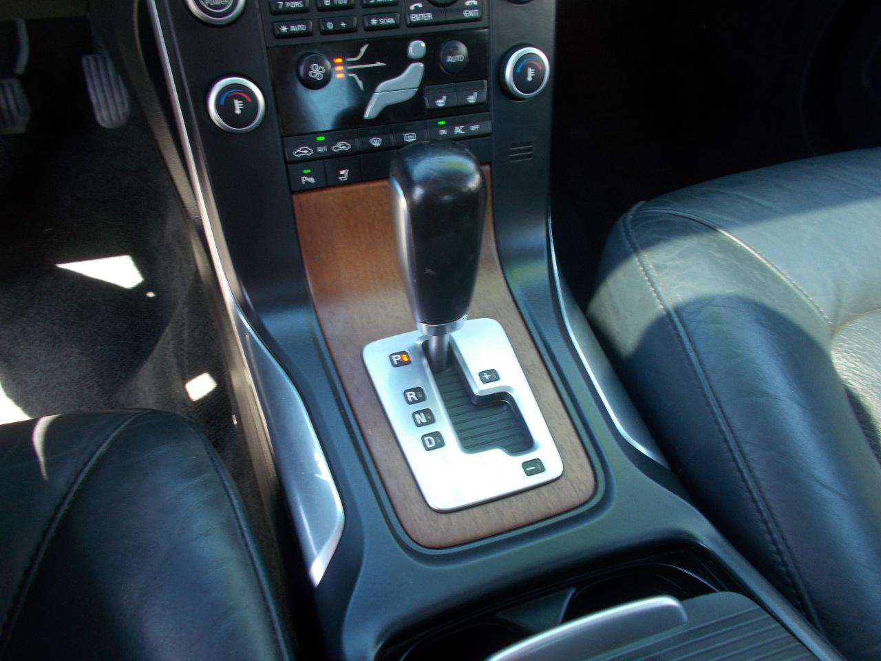 Volvo S80 4dr Sdn I6 Turbo AWD 2010