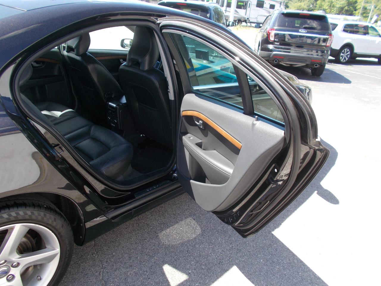 Volvo S80 4dr Sdn I6 Turbo AWD 2010