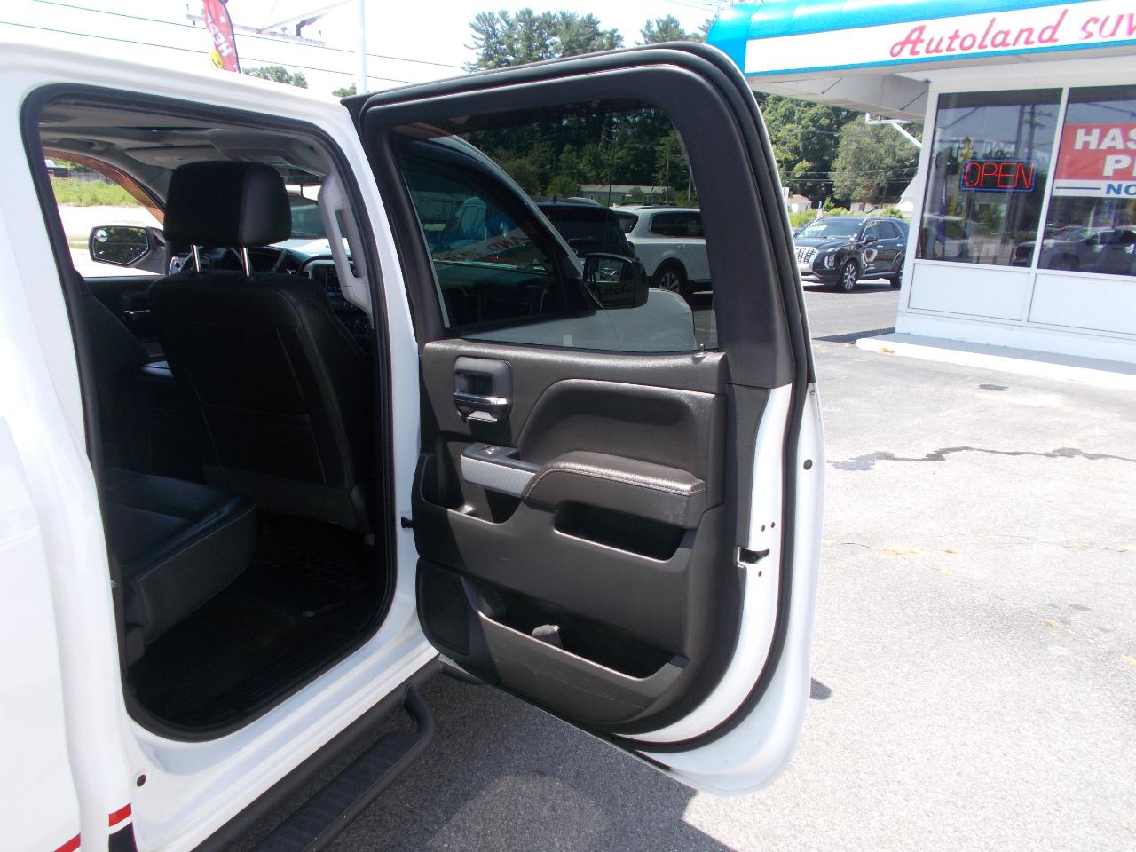 Chevrolet Silverado 1500 4WD Crew Cab 143.5" LTZ w/2LZ 2017