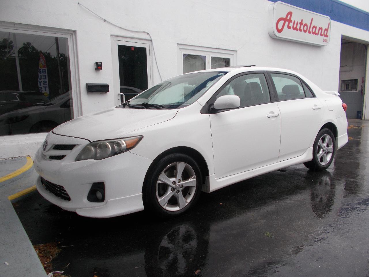 Toyota Corolla 4dr Sdn Auto LE (Natl) 2012