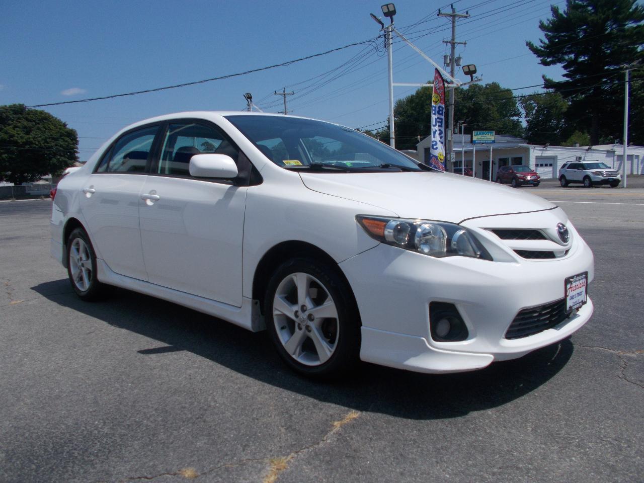 2012 Toyota Corolla 4dr Sdn Auto LE (Natl)