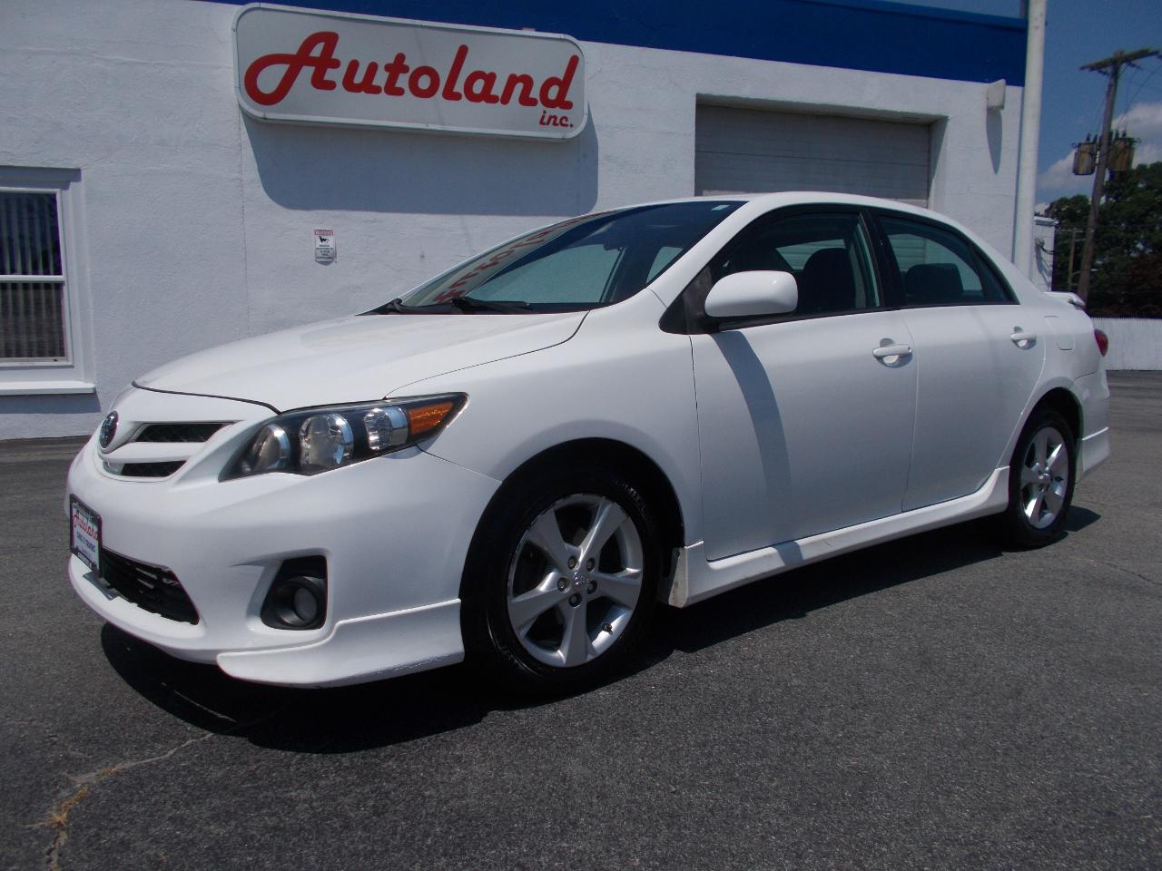 Toyota Corolla 4dr Sdn Auto LE (Natl) 2012