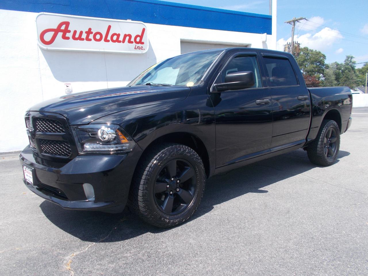 RAM 1500 4WD Crew Cab 140.5" Express 2014