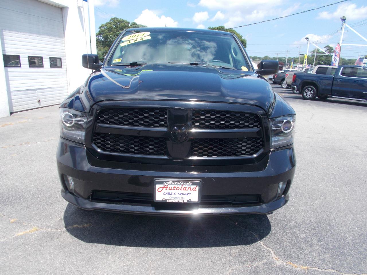 RAM 1500 4WD Crew Cab 140.5" Express 2014
