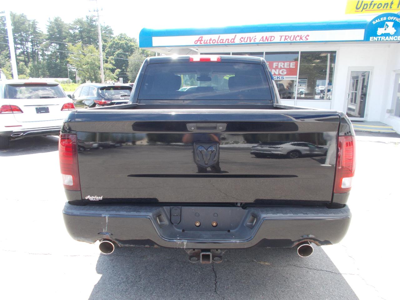 RAM 1500 4WD Crew Cab 140.5" Express 2014