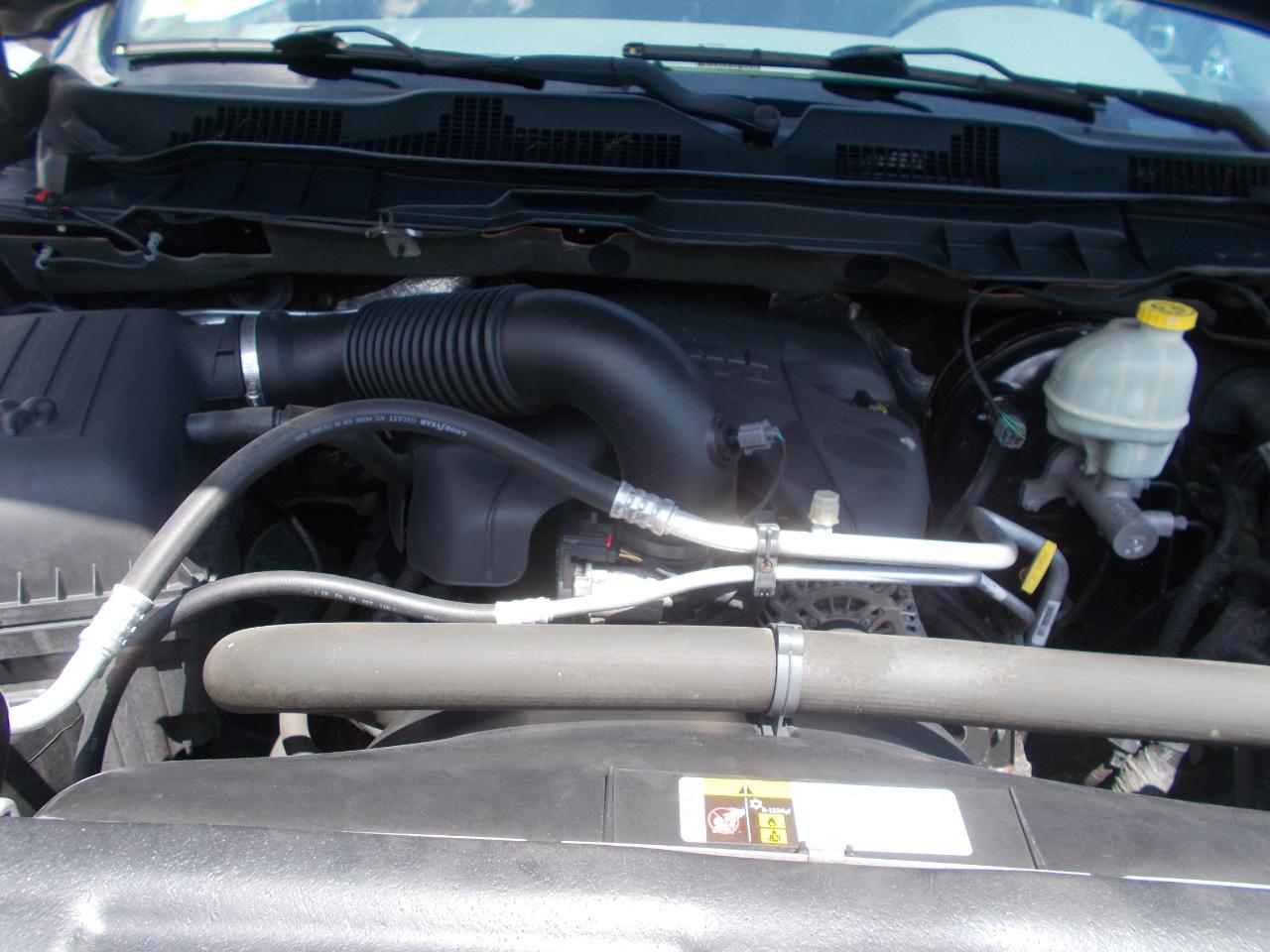 RAM 1500 4WD Crew Cab 140.5" Express 2014