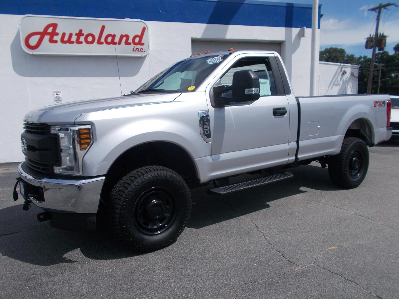 Ford Super Duty F-350 SRW XL 4WD Reg Cab 8' Box 2018