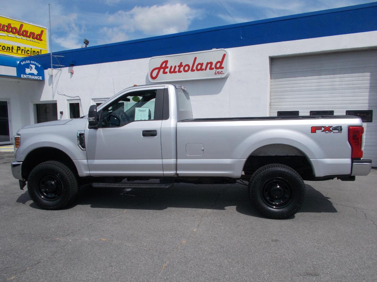 Ford Super Duty F-350 SRW XL 4WD Reg Cab 8' Box 2018
