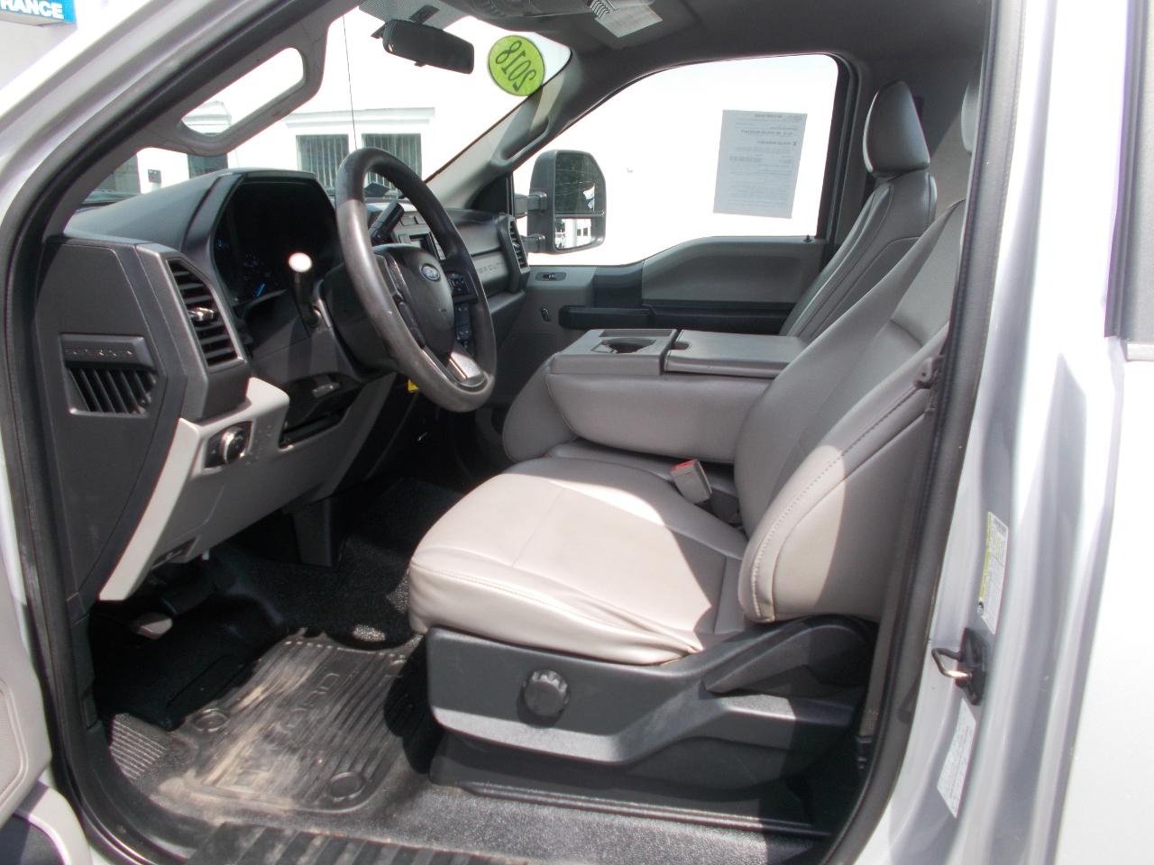 Ford Super Duty F-350 SRW XL 4WD Reg Cab 8' Box 2018