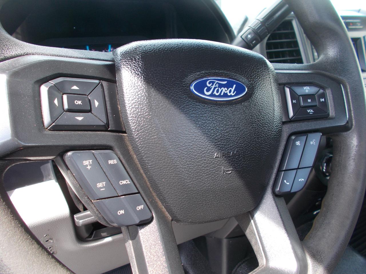 Ford Super Duty F-350 SRW XL 4WD Reg Cab 8' Box 2018