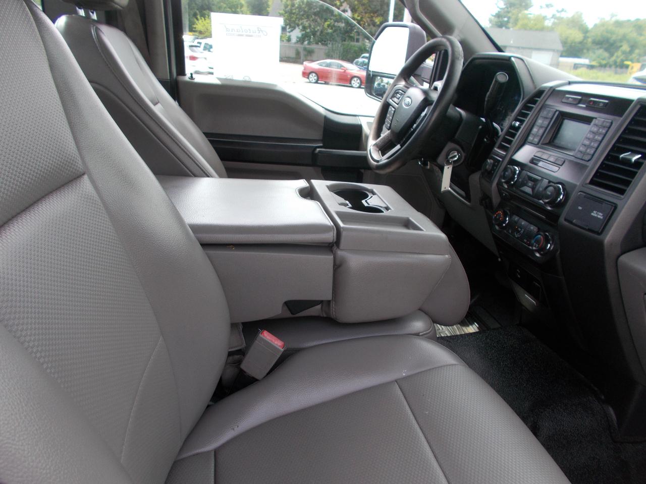 Ford Super Duty F-350 SRW XL 4WD Reg Cab 8' Box 2018