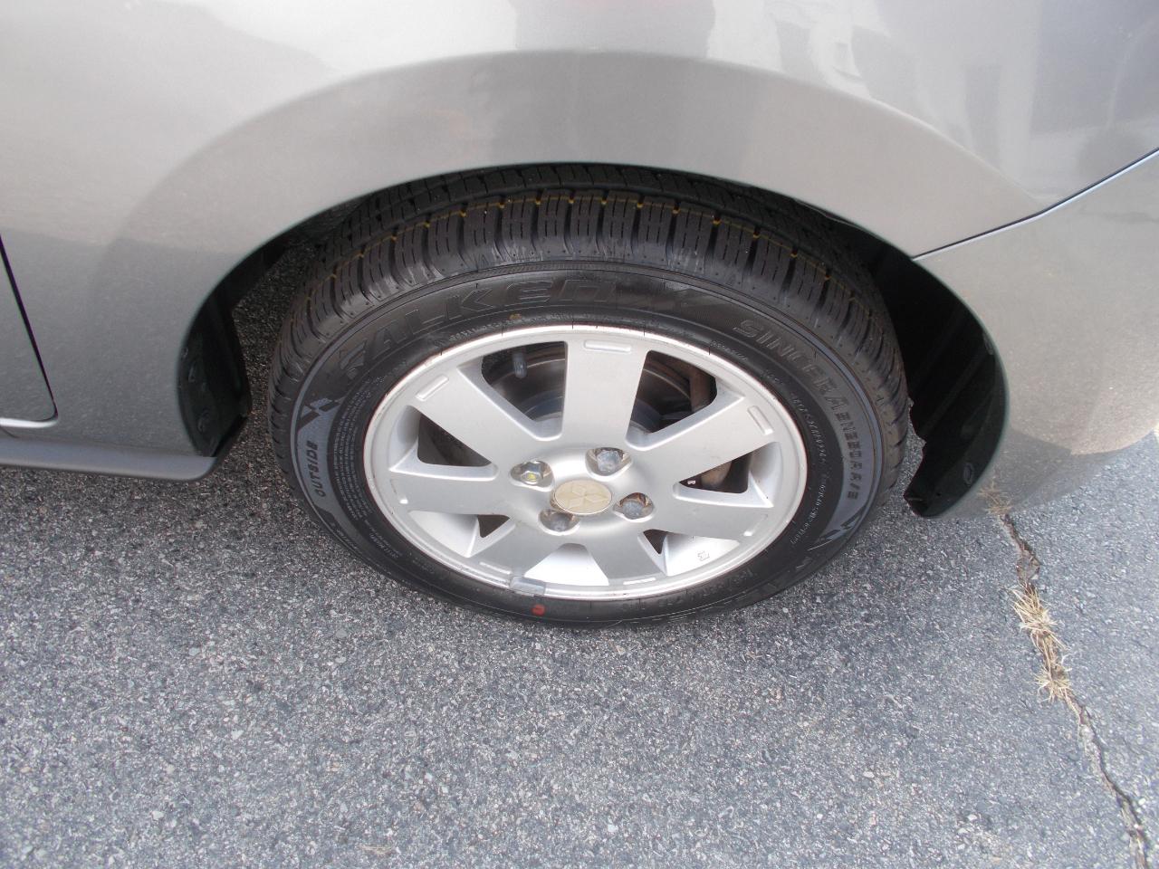 Mitsubishi Mirage 4dr HB Man ES 2015