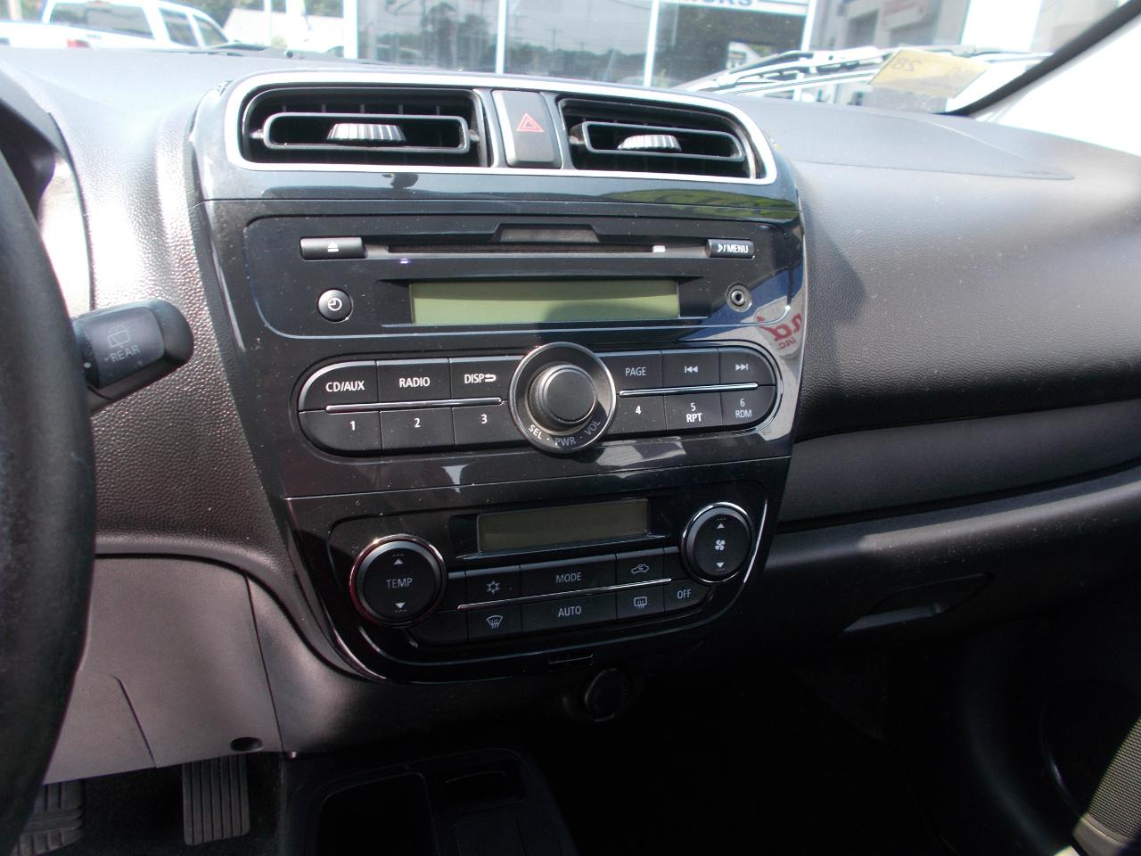 Mitsubishi Mirage 4dr HB Man ES 2015