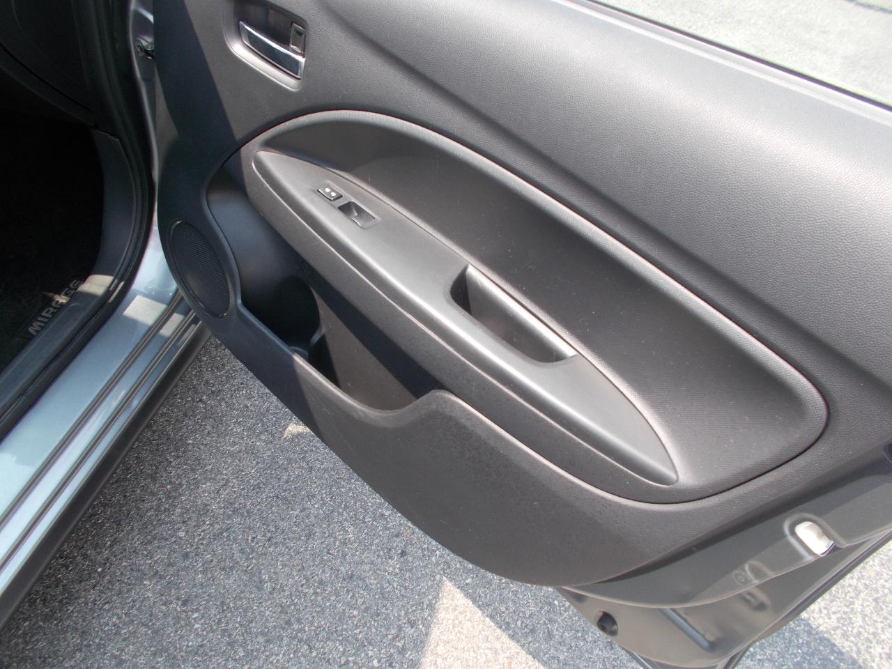 Mitsubishi Mirage 4dr HB Man ES 2015