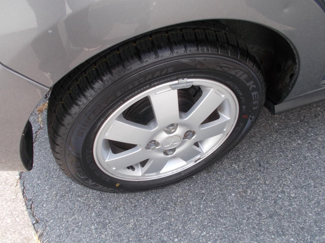 Mitsubishi Mirage 4dr HB Man ES 2015