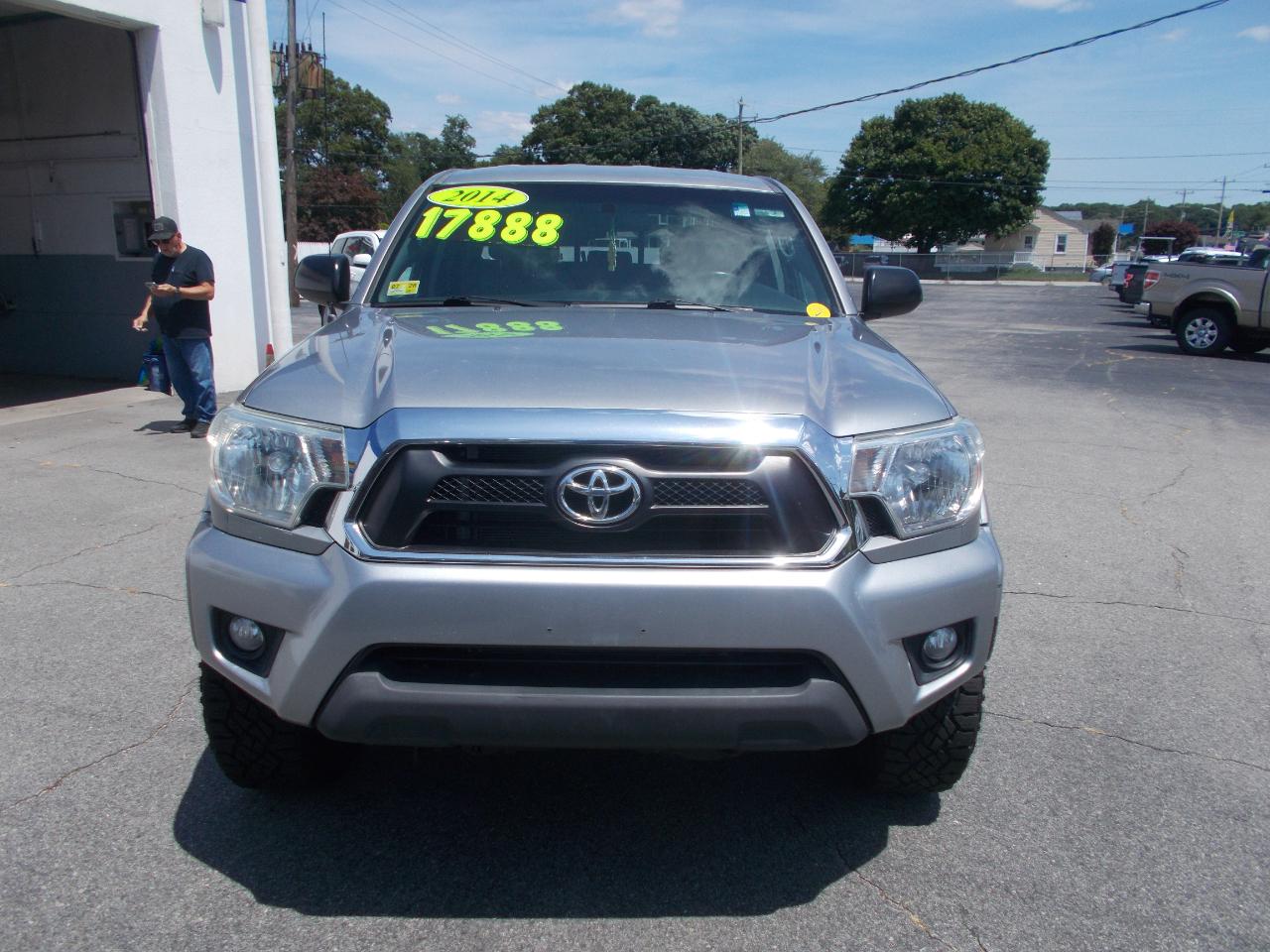 Toyota Tacoma 4WD Double Cab V6 MT (Natl) 2014