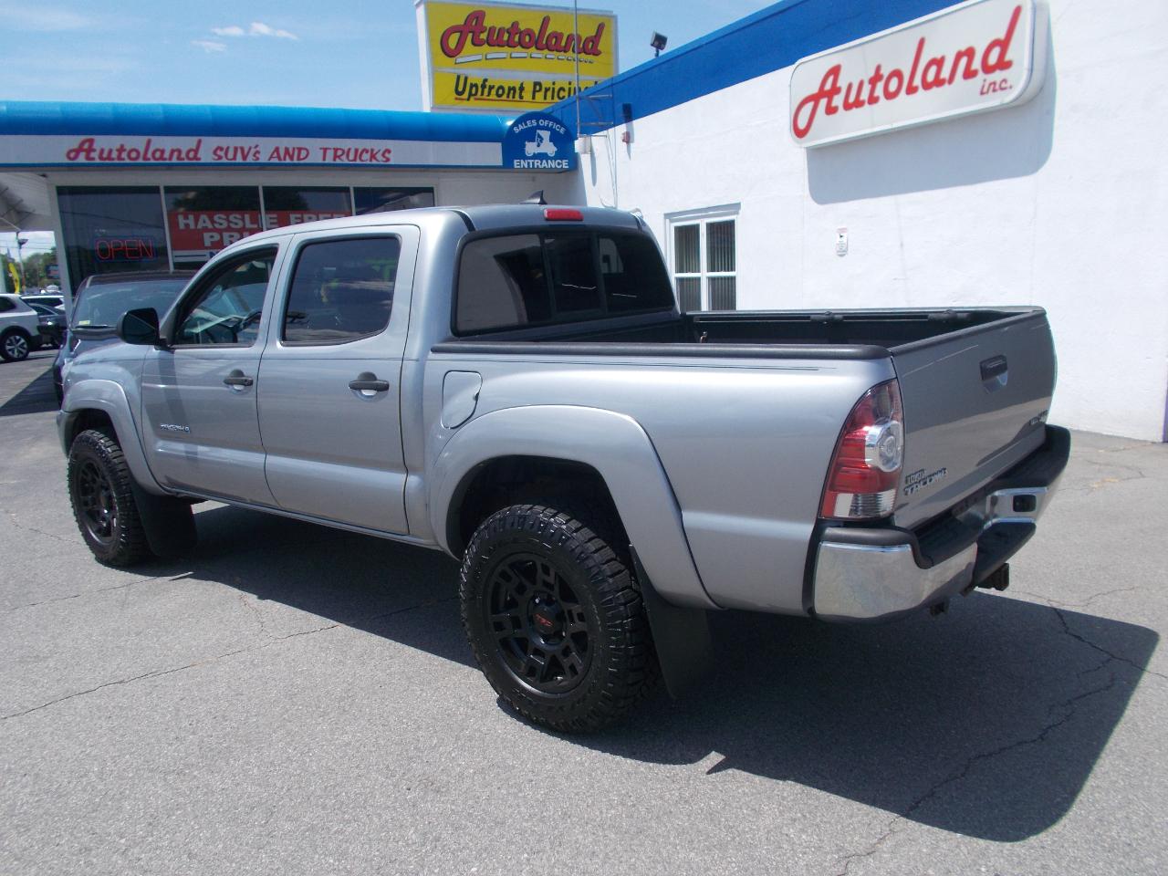 Toyota Tacoma 4WD Double Cab V6 MT (Natl) 2014