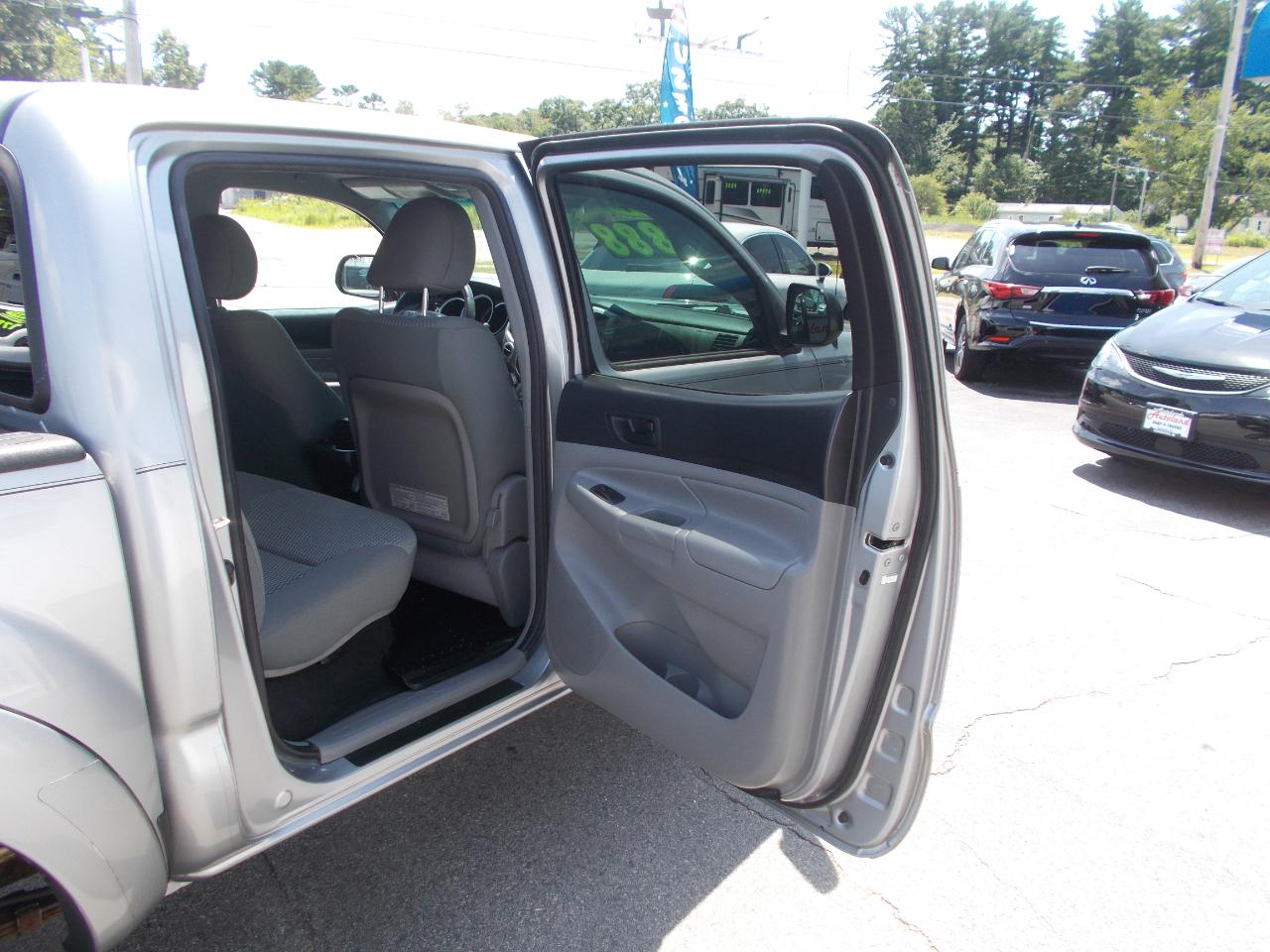 Toyota Tacoma 4WD Double Cab V6 MT (Natl) 2014