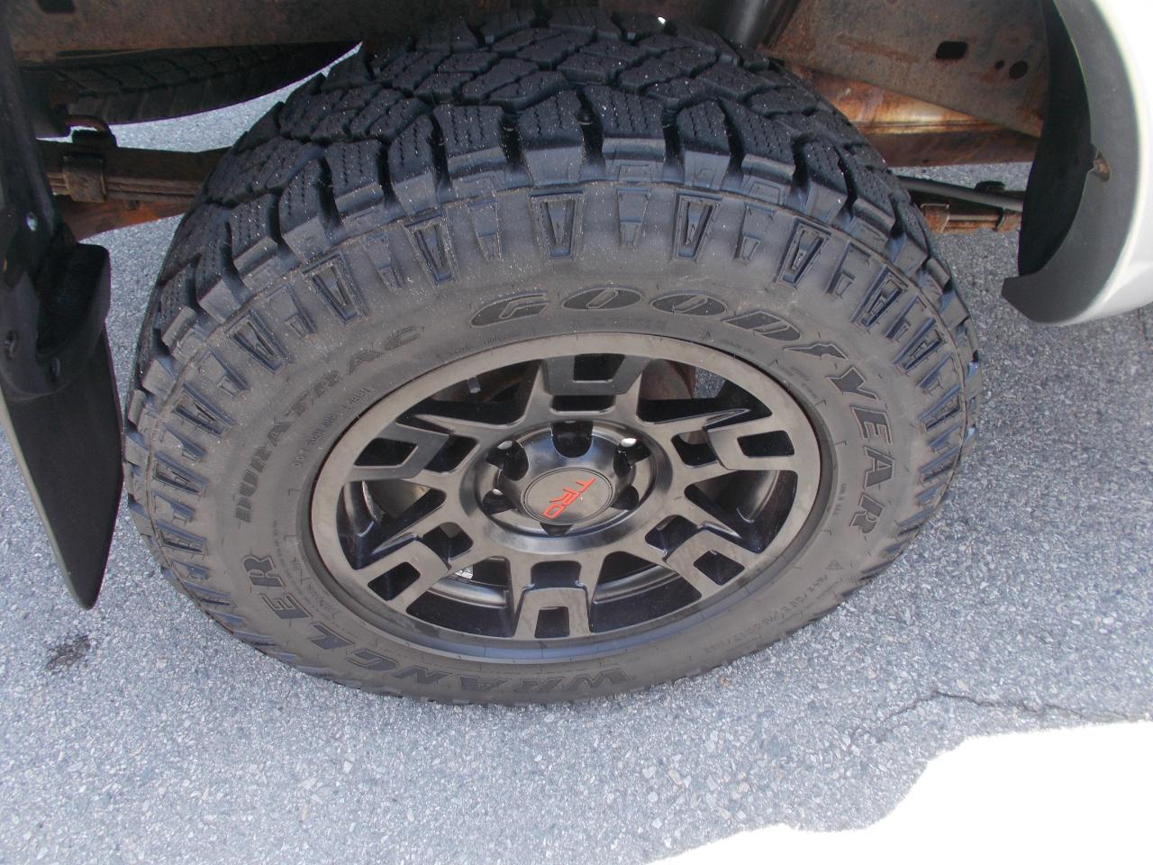 Toyota Tacoma 4WD Double Cab V6 MT (Natl) 2014