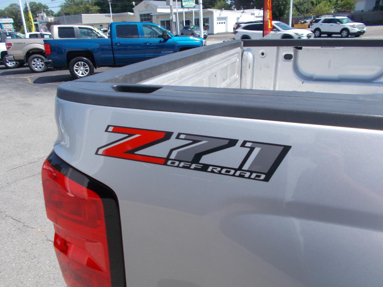 Chevrolet Silverado 1500 4WD Crew Cab 143.5" LT w/2LT 2018