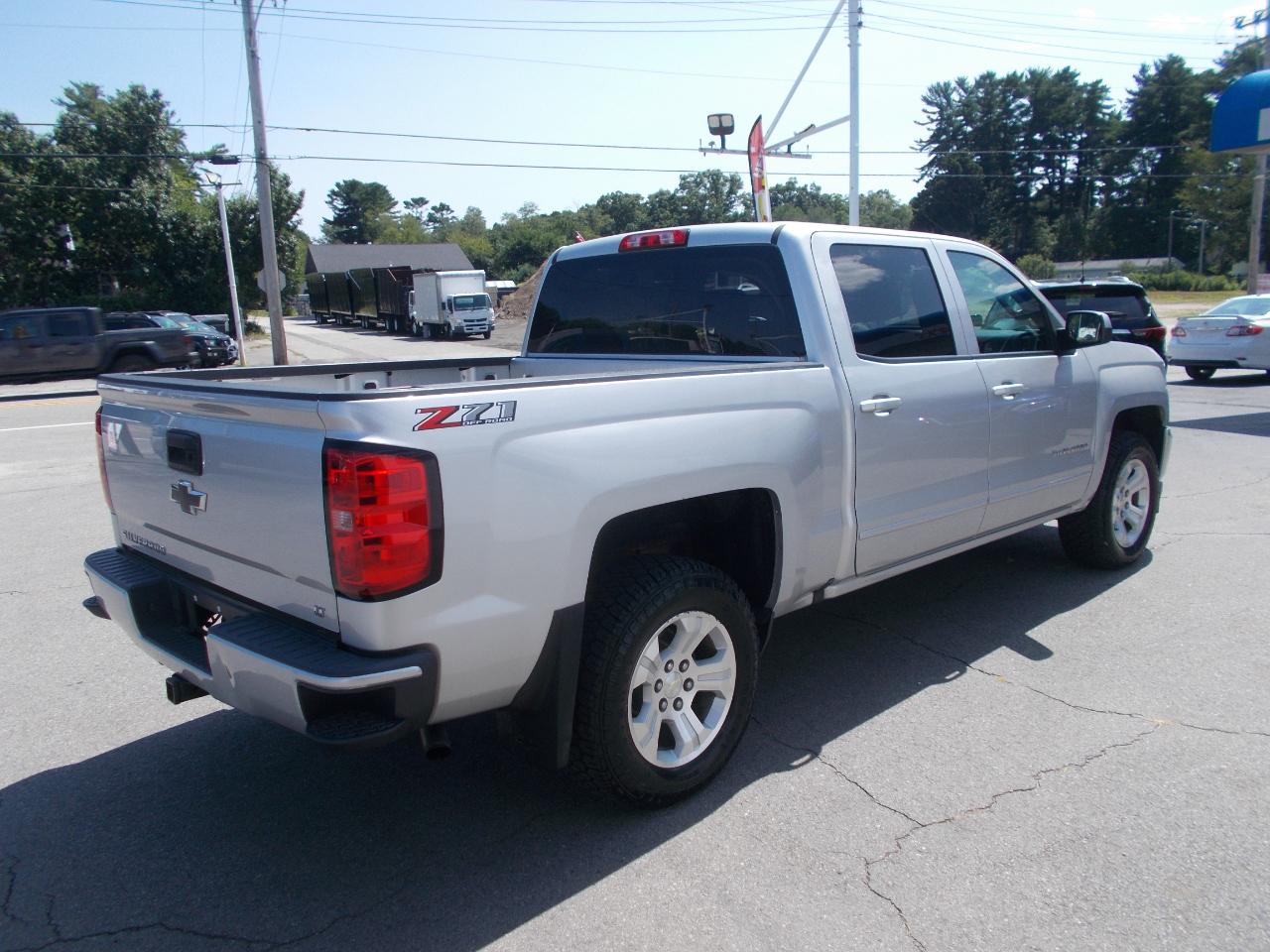 Chevrolet Silverado 1500 4WD Crew Cab 143.5" LT w/2LT 2018