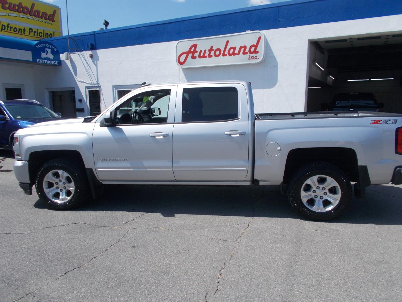 Chevrolet Silverado 1500 4WD Crew Cab 143.5" LT w/2LT 2018
