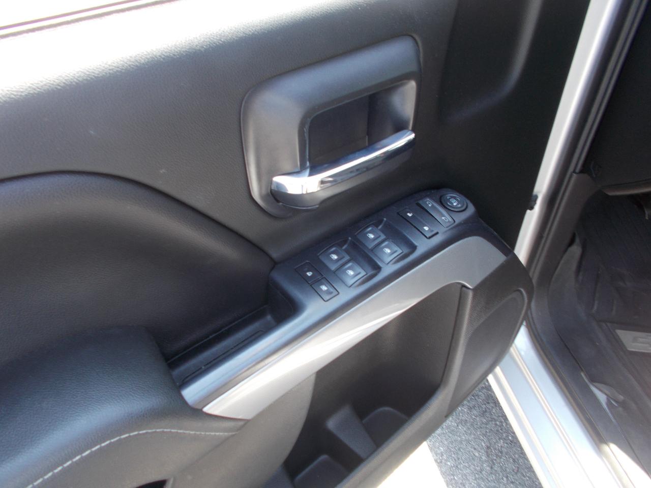 Chevrolet Silverado 1500 4WD Crew Cab 143.5" LT w/2LT 2018