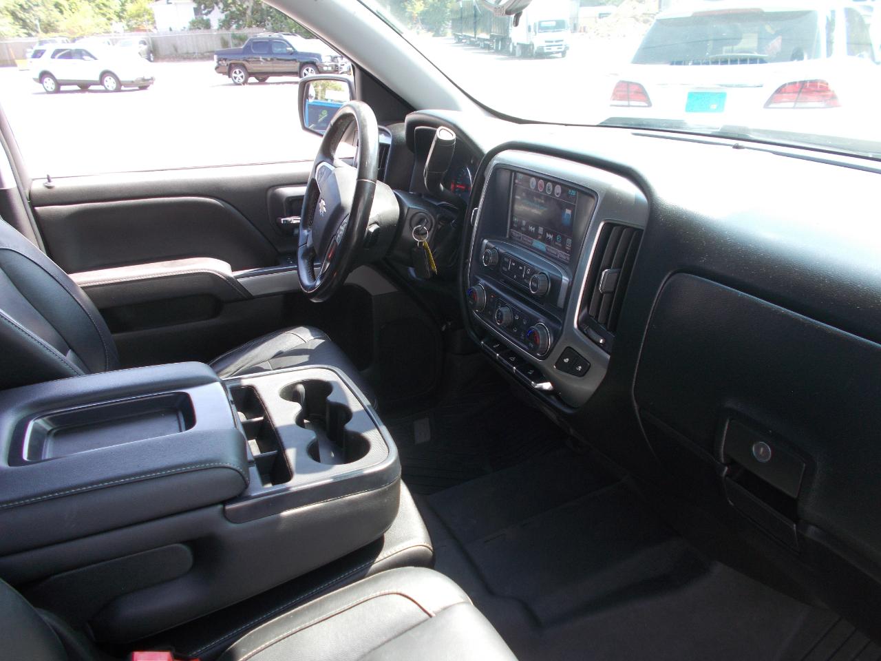 Chevrolet Silverado 1500 4WD Crew Cab 143.5" LT w/2LT 2018