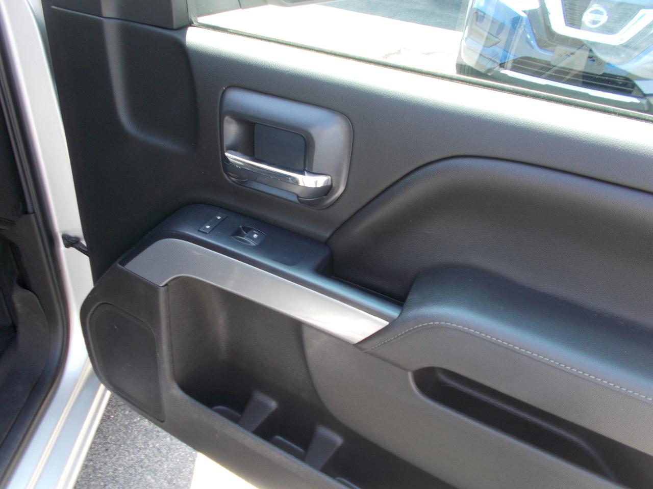 Chevrolet Silverado 1500 4WD Crew Cab 143.5" LT w/2LT 2018