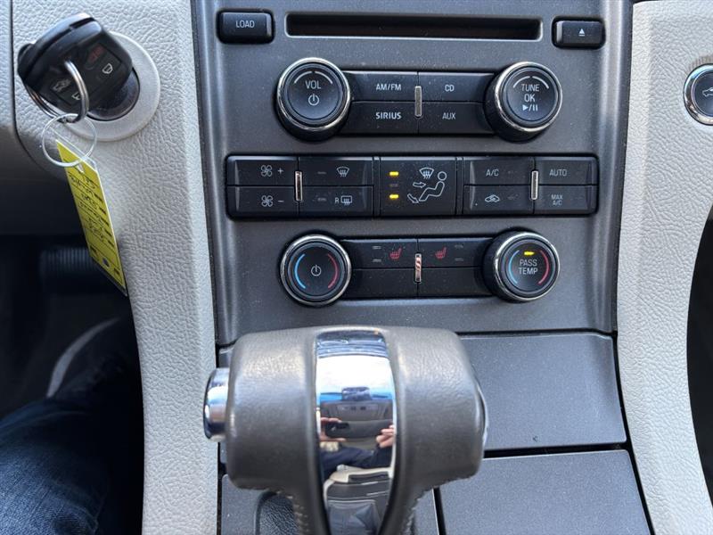 Ford Taurus SEL FWD 2012 Ford Taurus SEL FWD 2012