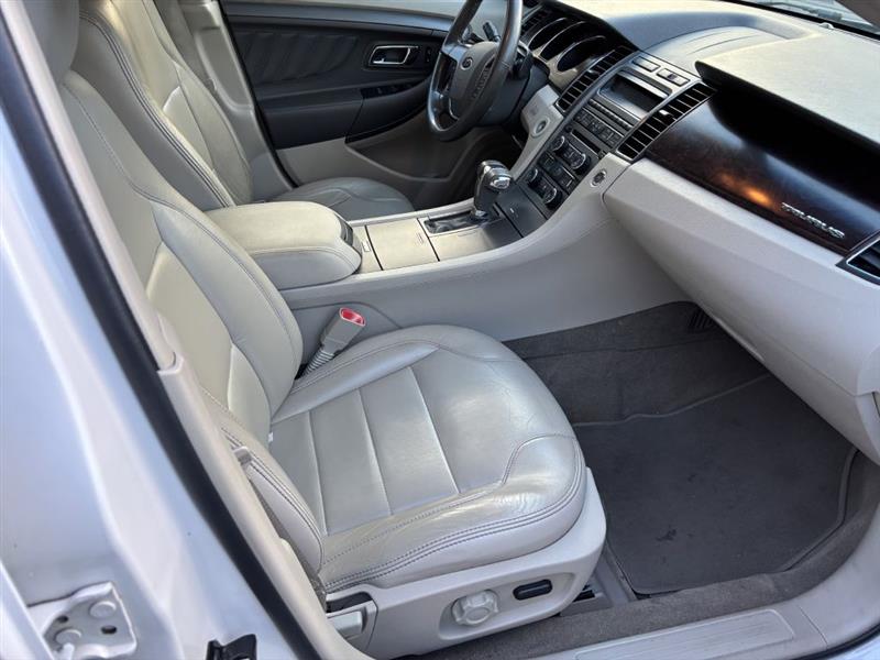 Ford Taurus SEL FWD 2012 Ford Taurus SEL FWD 2012