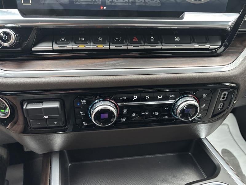 GMC Sierra 1500 SLT Crew Cab 4WD 2025