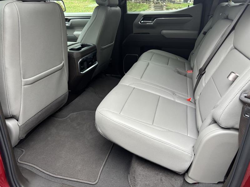 GMC Sierra 1500 SLT Crew Cab 4WD 2025