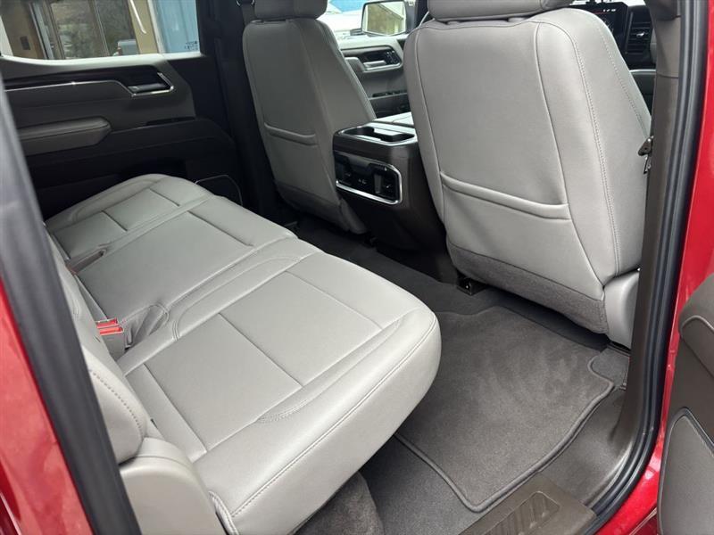 GMC Sierra 1500 SLT Crew Cab 4WD 2025