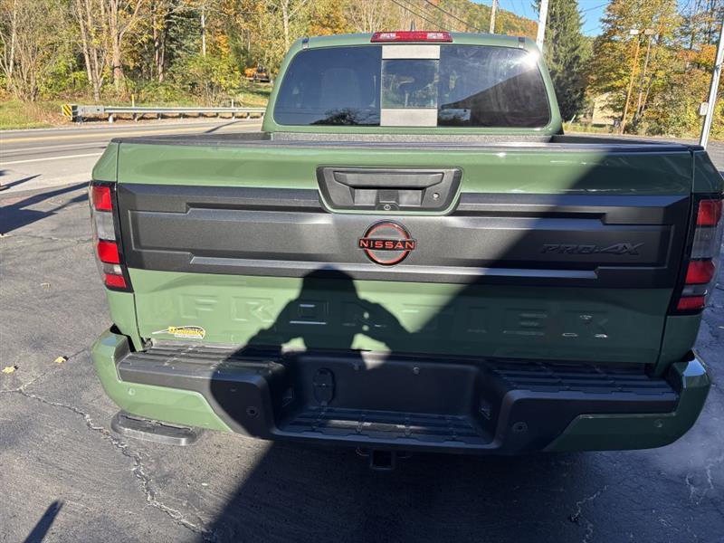 Nissan Frontier PRO-4X Crew Cab 4WD 2026