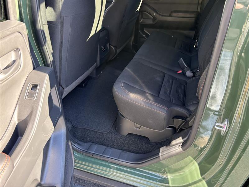 Nissan Frontier PRO-4X Crew Cab 4WD 2026