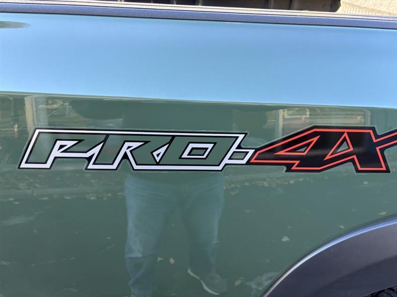 Nissan Frontier PRO-4X Crew Cab 4WD 2026