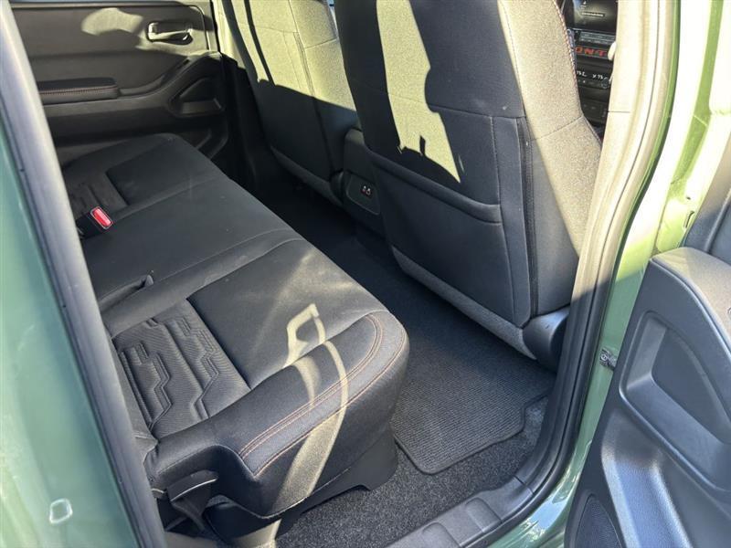 Nissan Frontier PRO-4X Crew Cab 4WD 2026