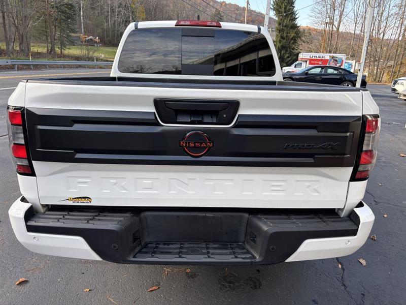 Nissan Frontier PRO-4X Crew Cab 4WD 2026
