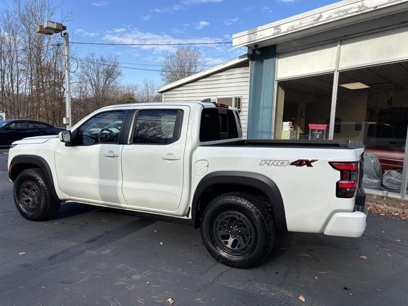 Nissan Frontier PRO-4X Crew Cab 4WD 2026