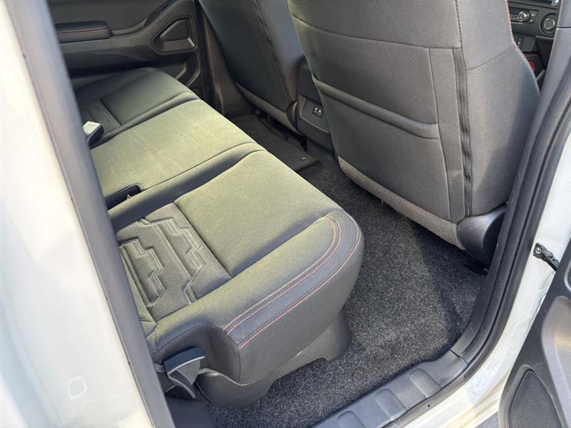 Nissan Frontier PRO-4X Crew Cab 4WD 2026