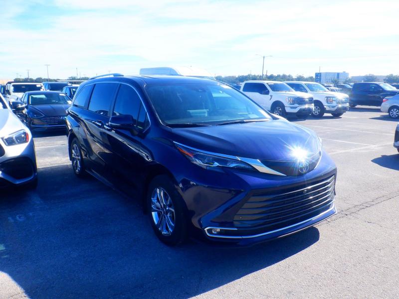 Toyota Sienna  2024
