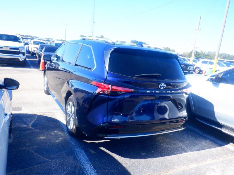 Toyota Sienna  2024