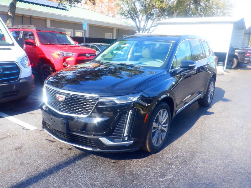 Cadillac XT6  2021