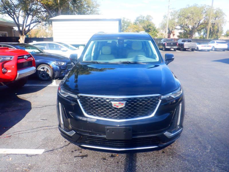 Cadillac XT6  2021
