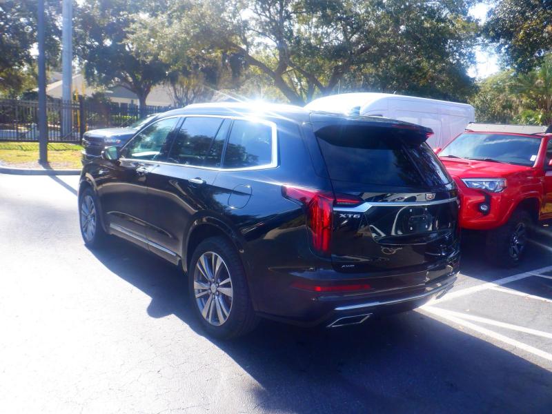 Cadillac XT6  2021