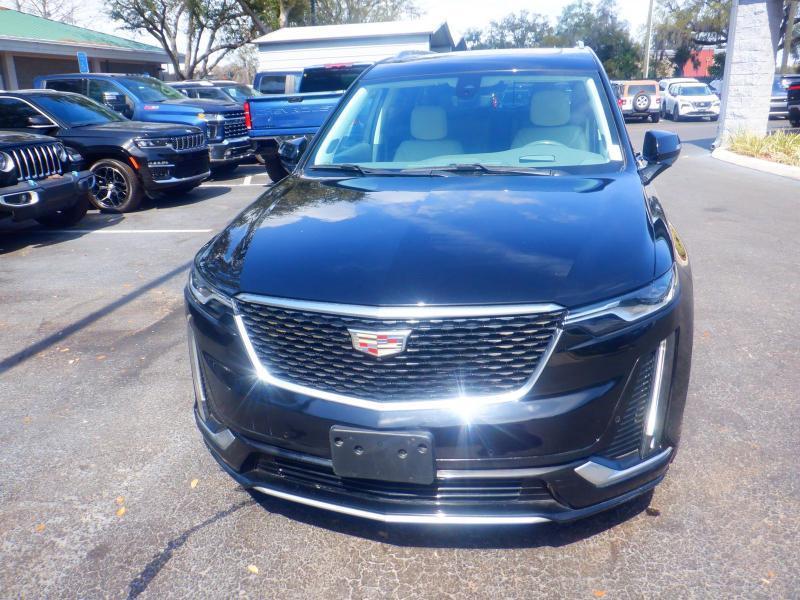 Cadillac XT6  2021